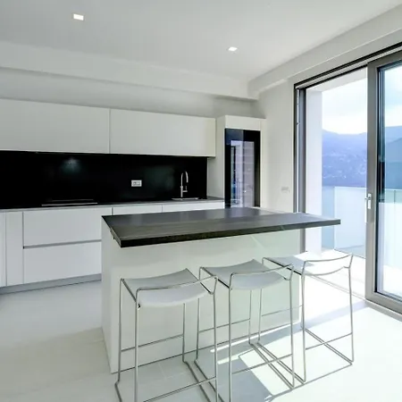 Casa Vacanze Vanessa * Carate Urio